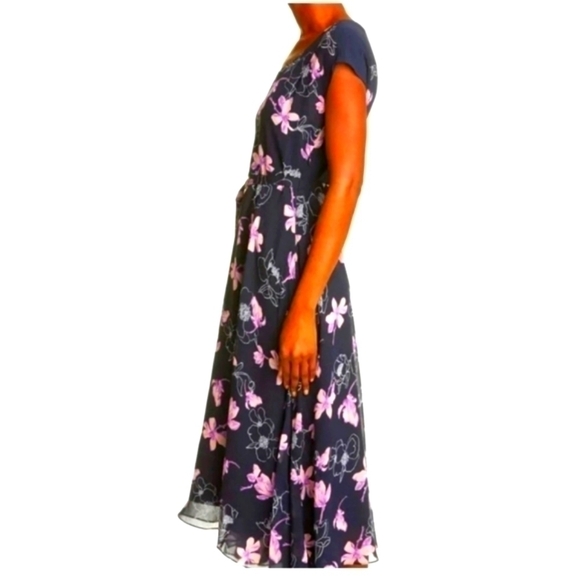 Club MONACO SOFT PRINT 100% SILK DRESS SIZE 6 - Picture 3 of 15